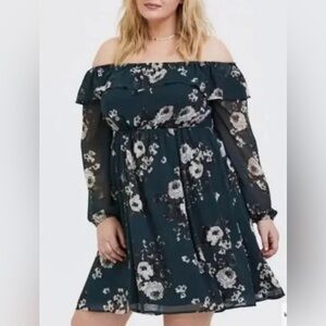 Size 1 (14/16) Torrid dark green floral chiffon off-the-shoulder skater dress